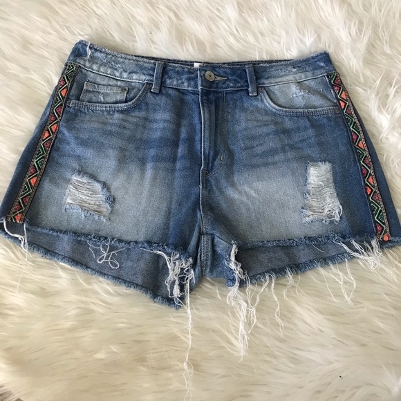 H&M Pants - H&M Coachella boho distressed jean festival shorts